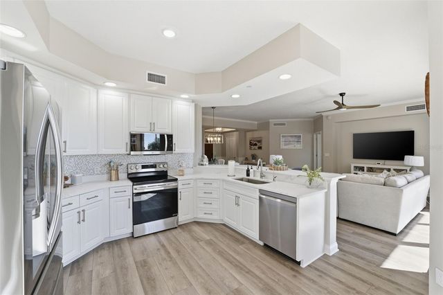 521 MANDALAY AVENUE 307, Clearwater Beach, FL 33767