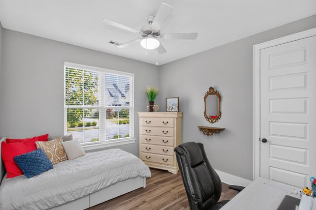 869 Plowson Rd, Mount Juliet, TN 37122