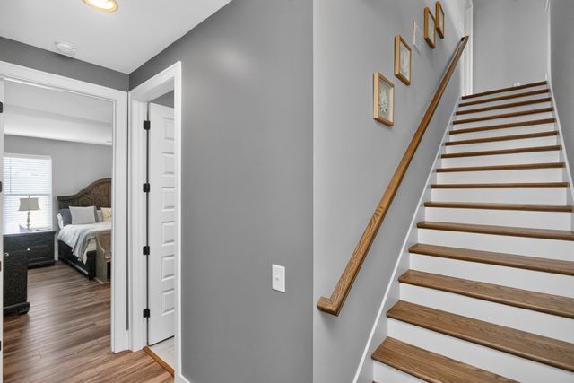 869 Plowson Rd, Mount Juliet, TN 37122