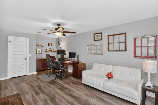 869 Plowson Rd, Mount Juliet, TN 37122