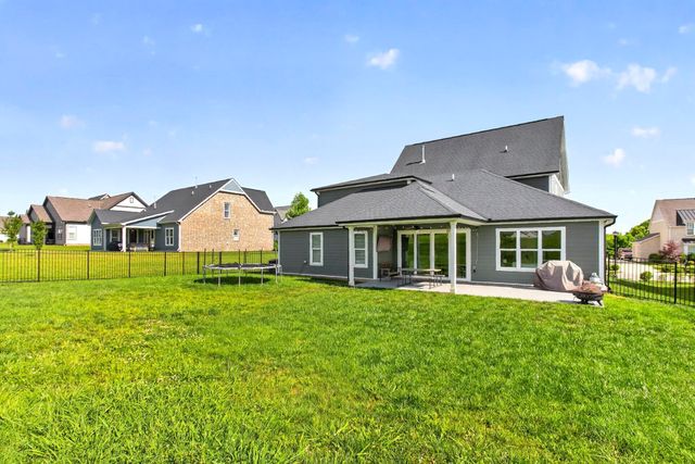 869 Plowson Rd, Mount Juliet, TN 37122