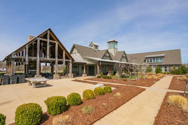 869 Plowson Rd, Mount Juliet, TN 37122