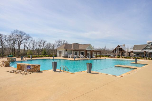 869 Plowson Rd, Mount Juliet, TN 37122