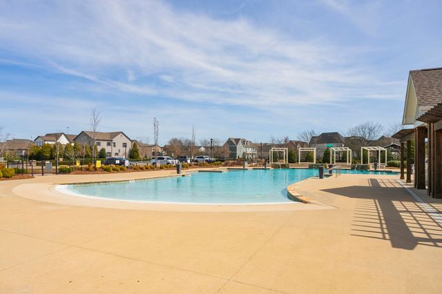 869 Plowson Rd, Mount Juliet, TN 37122