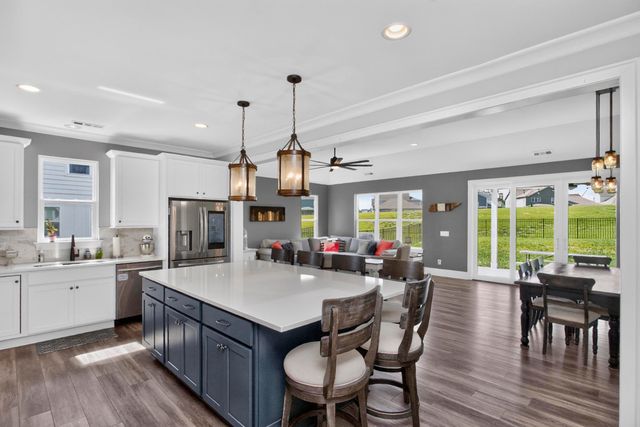 869 Plowson Rd, Mount Juliet, TN 37122