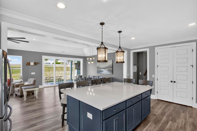869 Plowson Rd, Mount Juliet, TN 37122