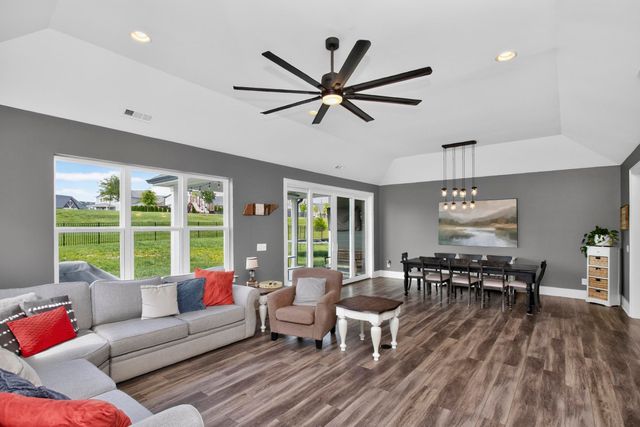 869 Plowson Rd, Mount Juliet, TN 37122