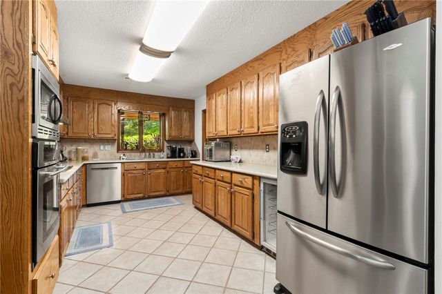 202 Plantation Point, Anderson, SC 29625