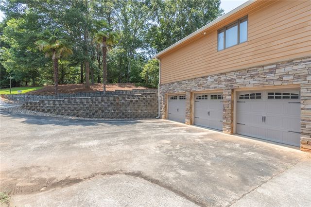 202 Plantation Point, Anderson, SC 29625