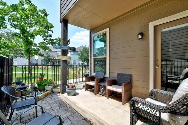 228 Simon, Kyle, TX 78640