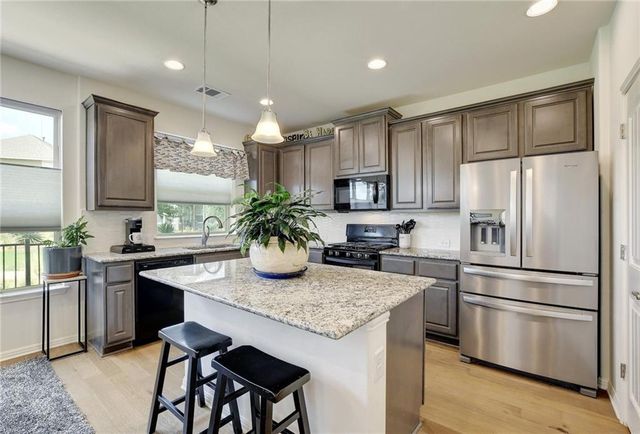 228 Simon, Kyle, TX 78640