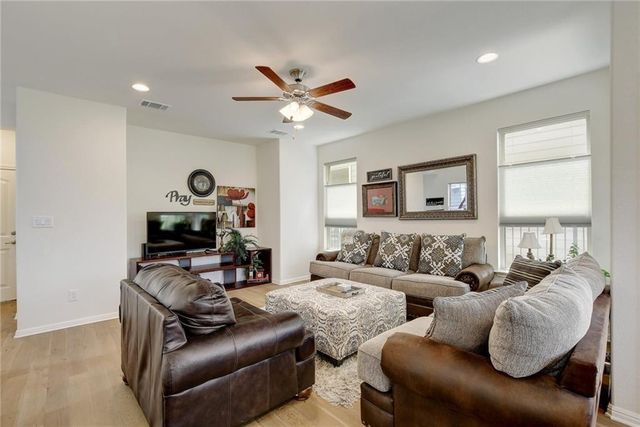 228 Simon, Kyle, TX 78640