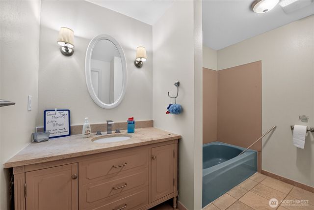 4722 Edgeworth Drive SE, Olympia, WA 98501