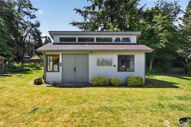 4722 Edgeworth Drive SE, Olympia, WA 98501