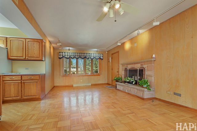 1733 Camellia Lane, Schaumburg, IL 60173