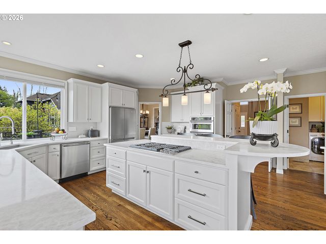 1611 ARRAN Ct, West Linn, OR 97068