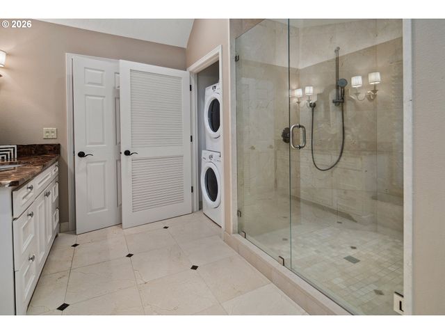 1611 ARRAN Ct, West Linn, OR 97068