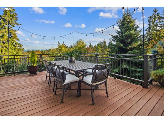 1611 ARRAN Ct, West Linn, OR 97068