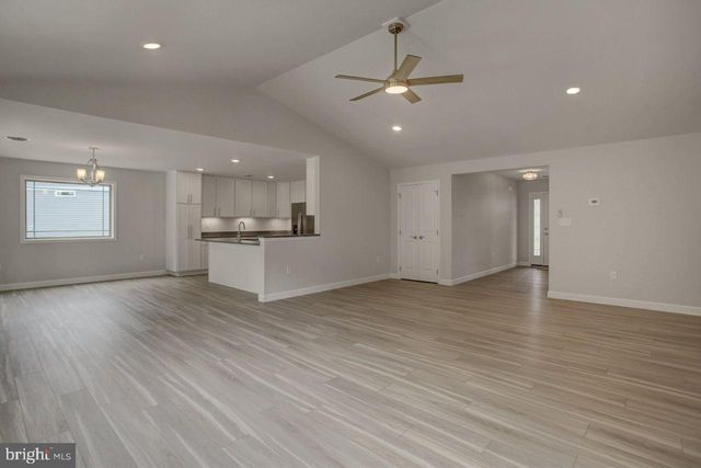 1509 TREELINE DR, Chambersburg, PA 17202