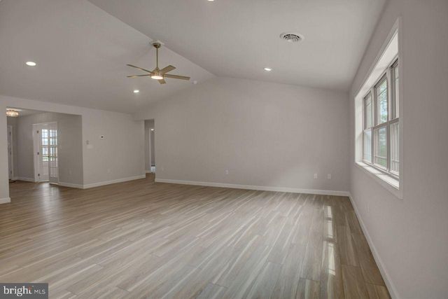 1509 TREELINE DR, Chambersburg, PA 17202