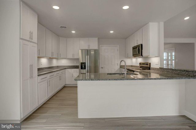 1509 TREELINE DR, Chambersburg, PA 17202