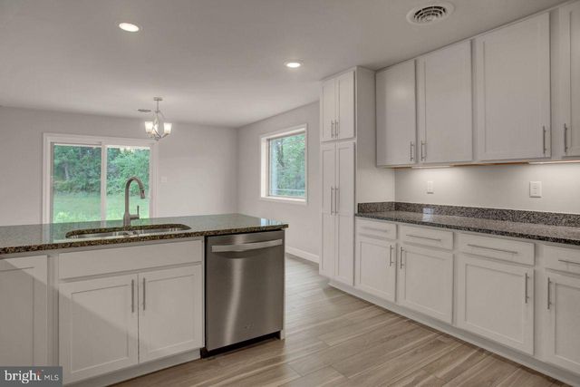 1509 TREELINE DR, Chambersburg, PA 17202