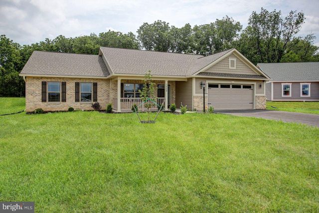 1509 TREELINE DR, Chambersburg, PA 17202