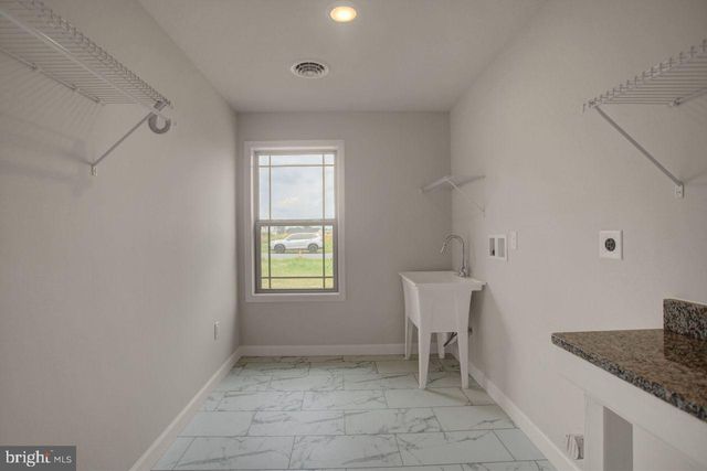 1509 TREELINE DR, Chambersburg, PA 17202
