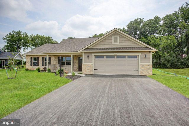 1509 TREELINE DR, Chambersburg, PA 17202