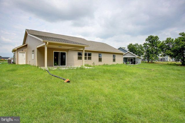 1509 TREELINE DR, Chambersburg, PA 17202