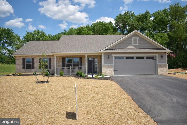 1509 TREELINE DR, Chambersburg, PA 17202