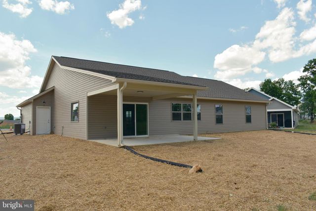 1509 TREELINE DR, Chambersburg, PA 17202