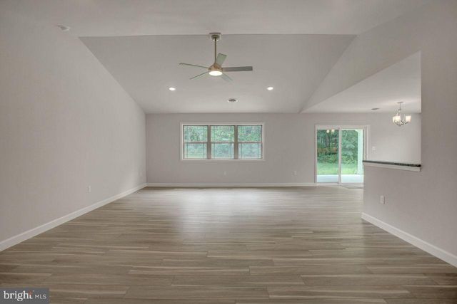 1509 TREELINE DR, Chambersburg, PA 17202