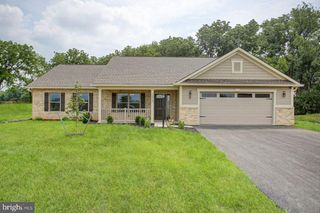 1509 TREELINE DR, Chambersburg, PA 17202