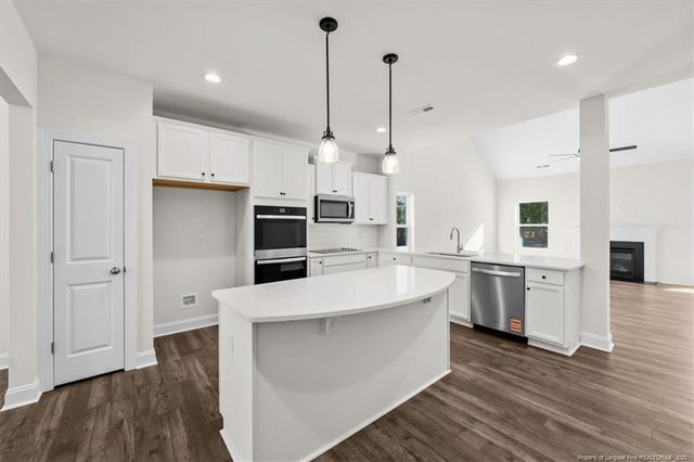 422 Pinnacle Court, Raeford, NC 28376