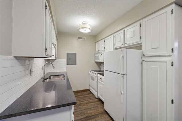 1900 50th Street 22, Des Moines, IA 50310