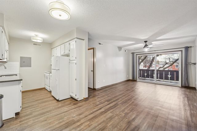 1900 50th Street 22, Des Moines, IA 50310