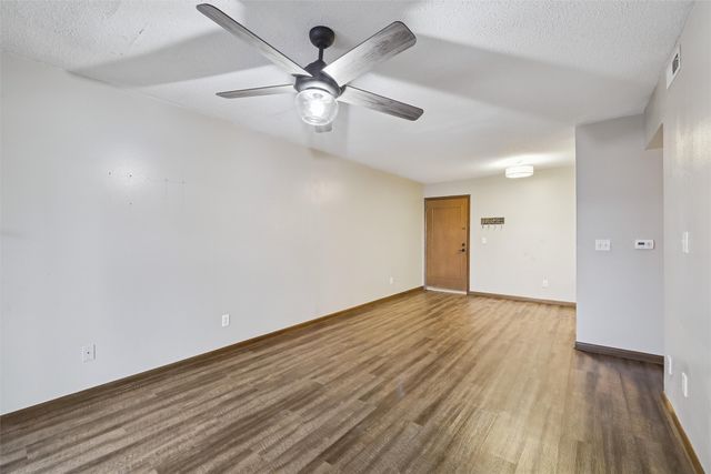 1900 50th Street 22, Des Moines, IA 50310