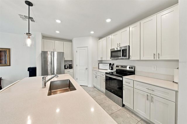 506 BELL PRAIRIE CIRCLE, Lake Wales, FL 33859
