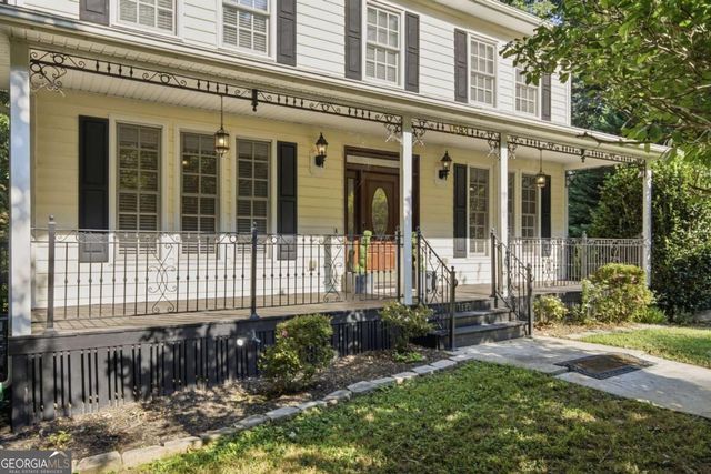 1593 Walkway Court SW, Lilburn, GA 30047