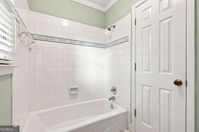 1593 Walkway Court SW, Lilburn, GA 30047