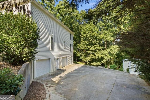 1593 Walkway Court SW, Lilburn, GA 30047