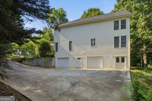 1593 Walkway Court SW, Lilburn, GA 30047