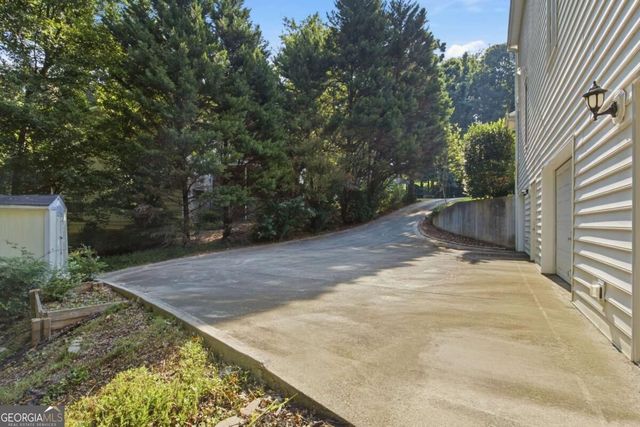 1593 Walkway Court SW, Lilburn, GA 30047