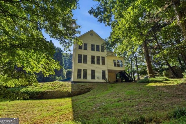 1593 Walkway Court SW, Lilburn, GA 30047