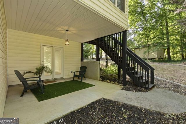 1593 Walkway Court SW, Lilburn, GA 30047