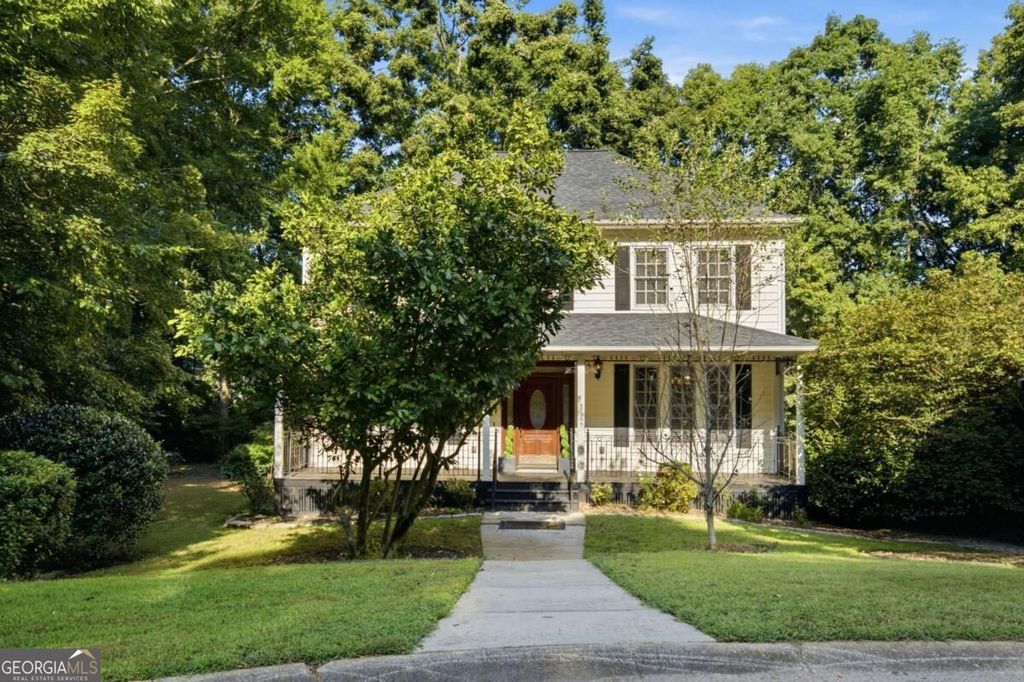 1593 Walkway Court SW, Lilburn, GA 30047