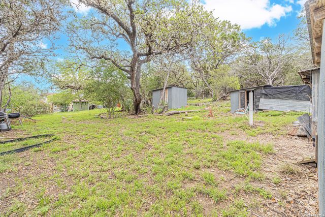 2939 Goat Hill Rd, Lakehills, TX 78063