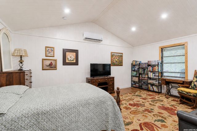 2939 Goat Hill Rd, Lakehills, TX 78063