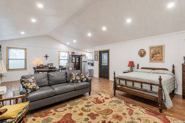 2939 Goat Hill Rd, Lakehills, TX 78063